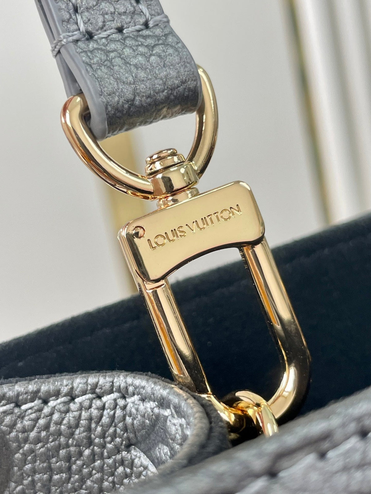 LOUIS VUITTON ONTHEGO PM 25 IN GUN METAL EMBOSSED CALFSKIN