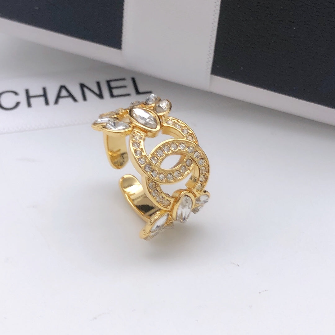 18K  Chanel Flower Crystals Ring